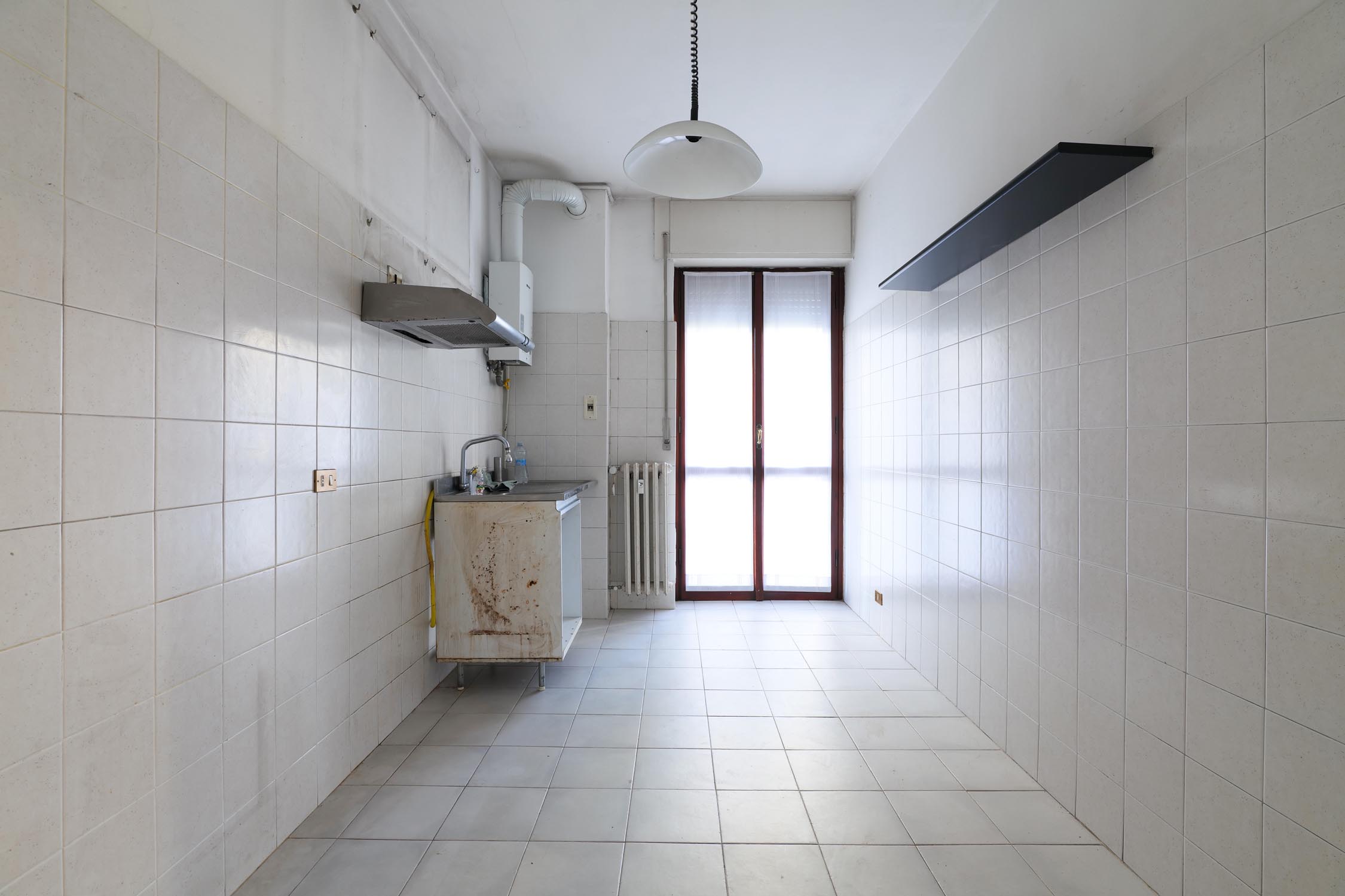 bagno appartamento in via Famagosta Milano, prima del rinnovo