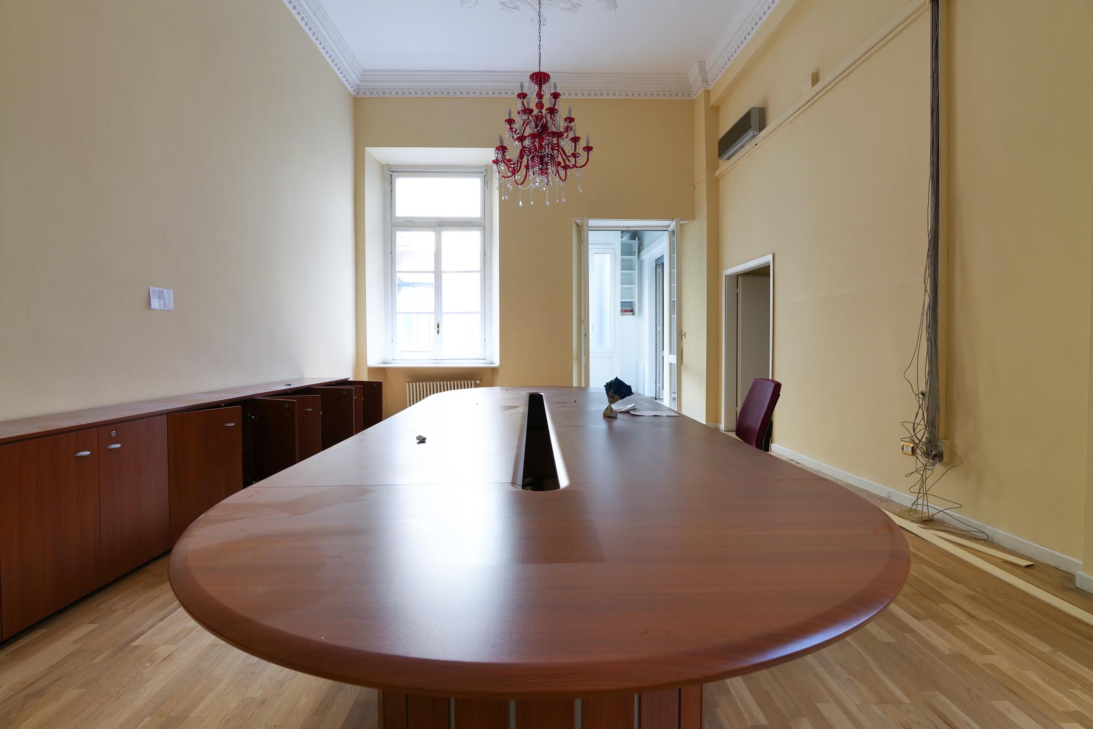 soggiorno pavimento in legno, via Castello 5 Milano, prima del rinnovo