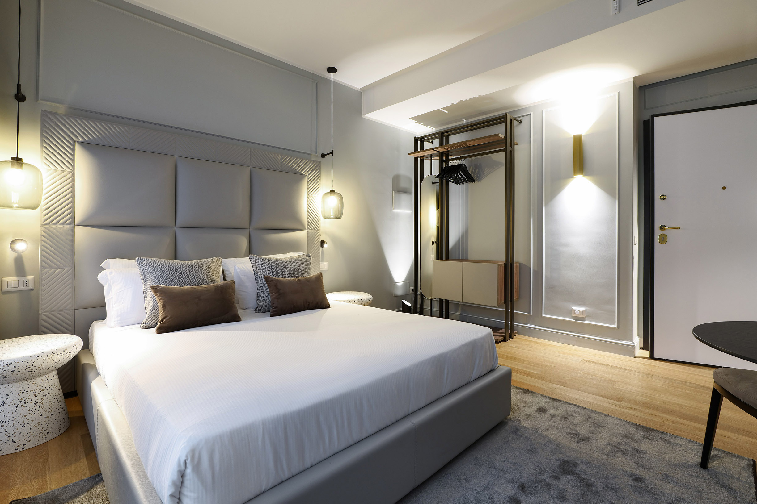 camera da letto finemente arredato, via Torino Milano - dopo il rinnovo